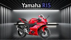New Yamaha R15 का स्टाइलिश लुक जीत रहा लड़कियों का दिल, 155cc इंजन और 55KMPL माइलेज